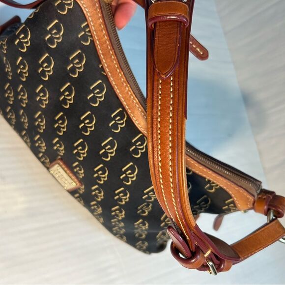 Dooney & Bourke Vintage Signature Bag and Matching Wallet Set - Picture 10 of 14